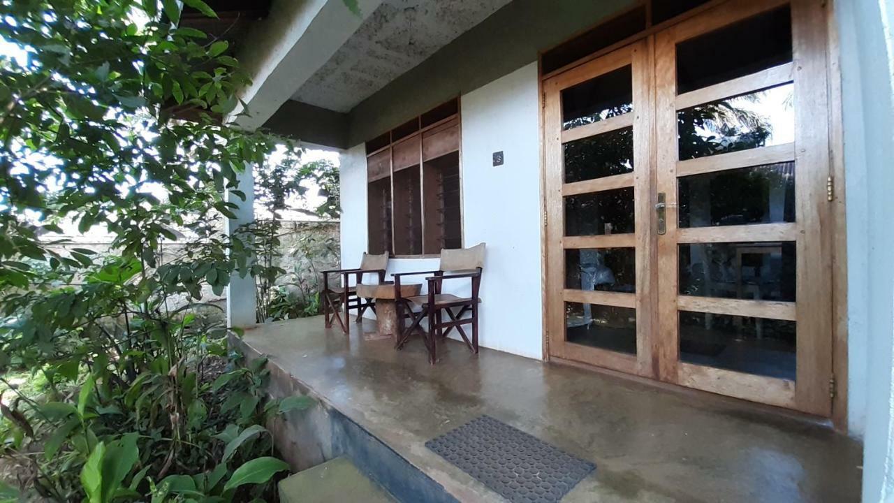 Gately Inn Entebbe Exterior photo